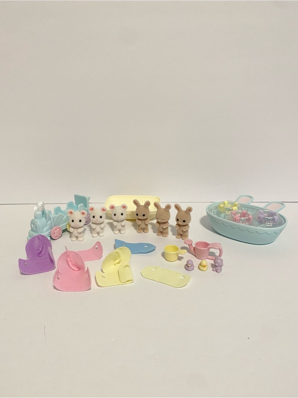 Calico Critters Triplets Bath Time Set Bunny Mouse Epoch Lot Siblings Figures